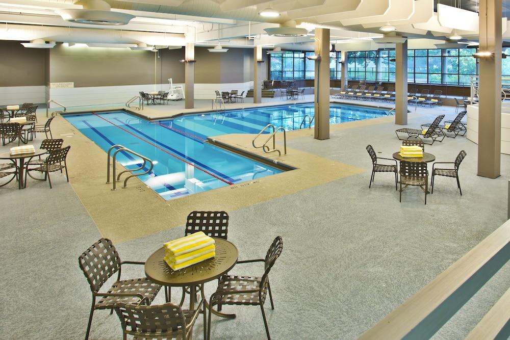 Hilton Chicago Oak Brook Hills Resort & Conference Center Экстерьер фото