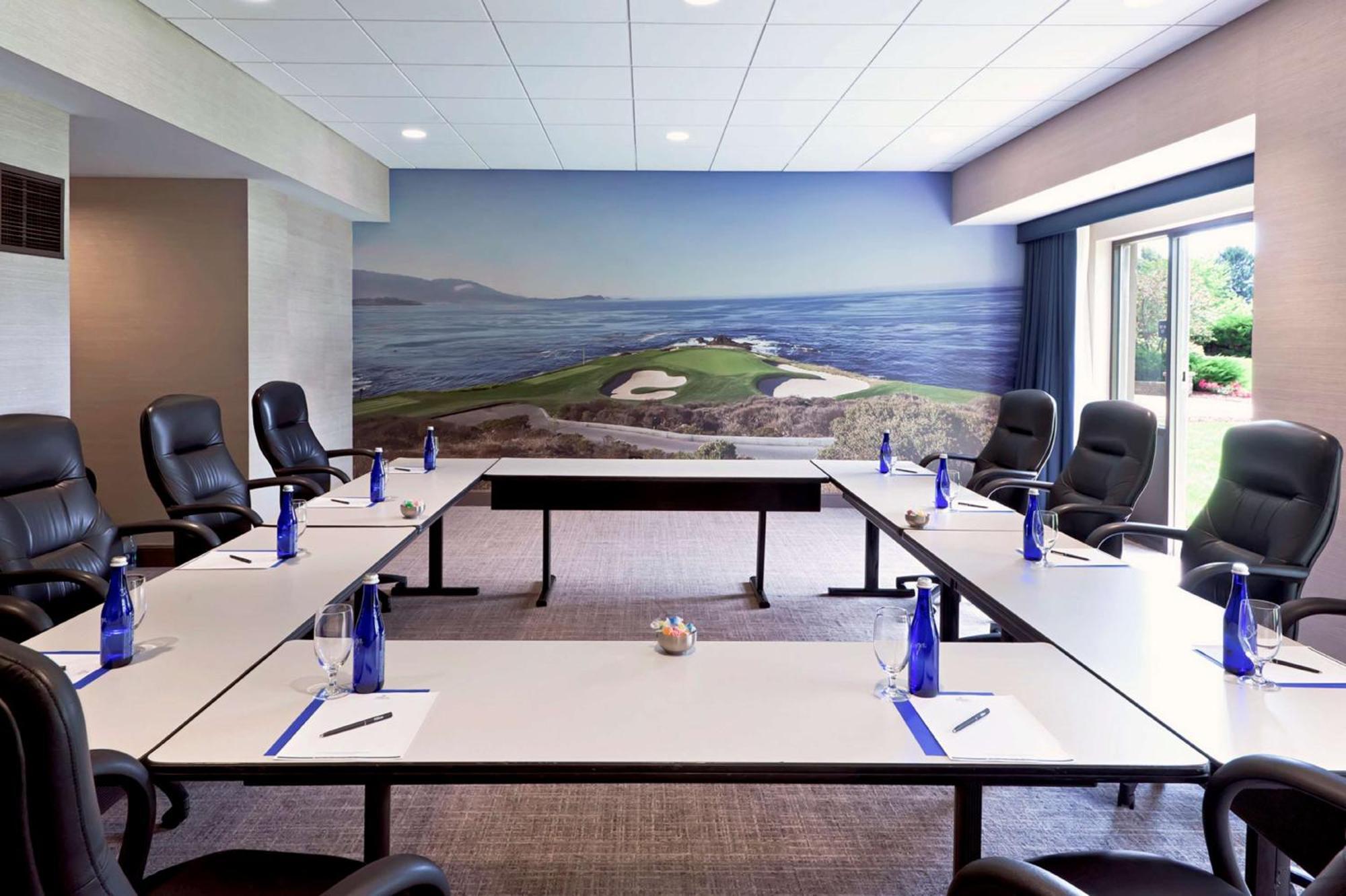 Hilton Chicago Oak Brook Hills Resort & Conference Center Экстерьер фото