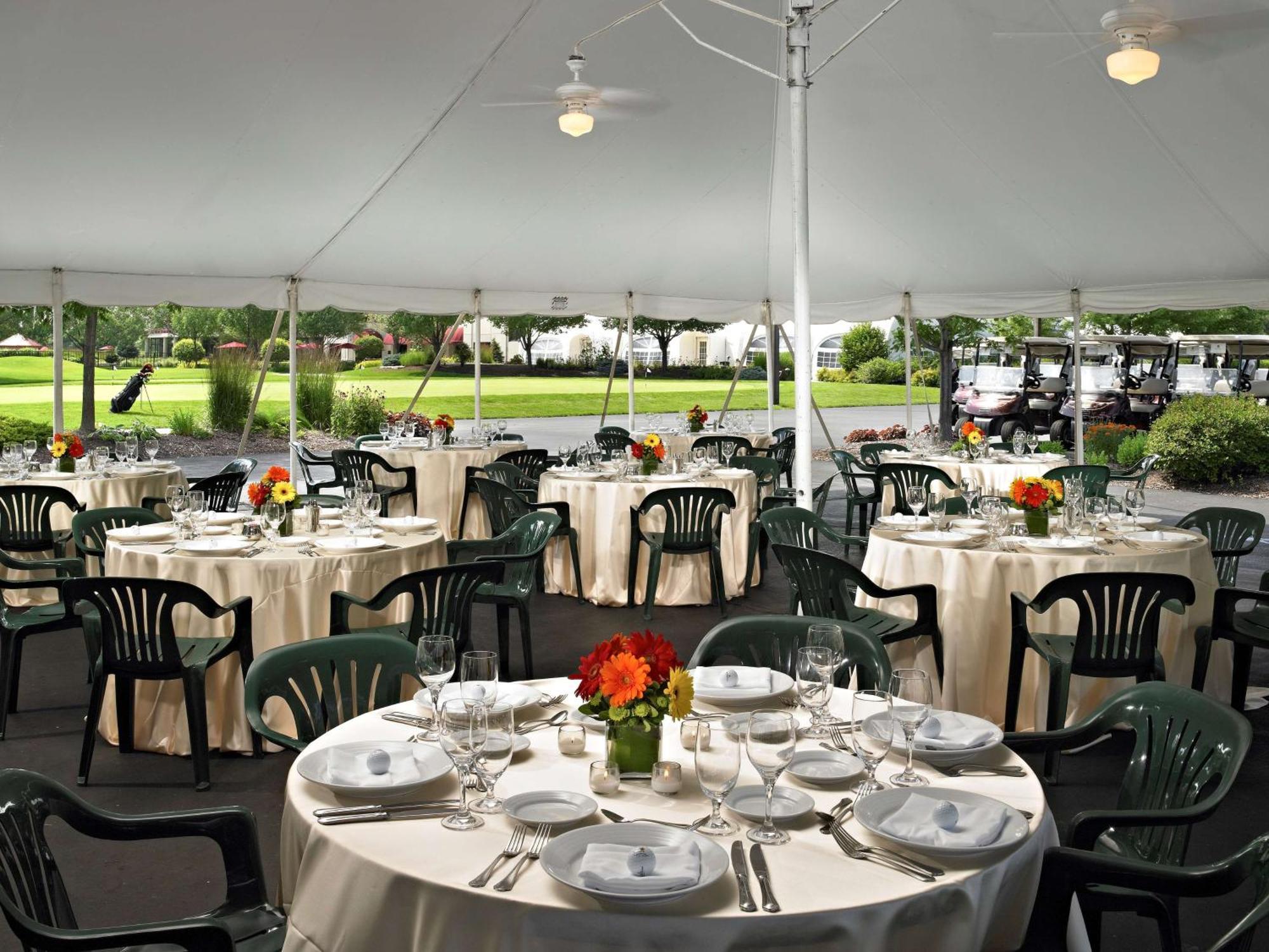 Hilton Chicago Oak Brook Hills Resort & Conference Center Экстерьер фото