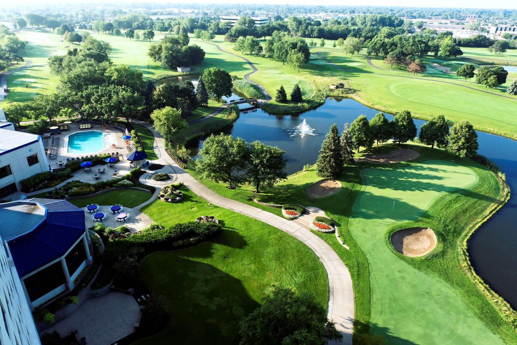 Hilton Chicago Oak Brook Hills Resort & Conference Center Экстерьер фото
