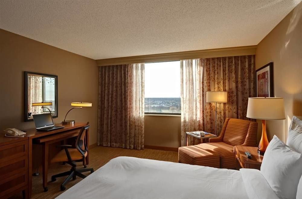Hilton Chicago Oak Brook Hills Resort & Conference Center Экстерьер фото