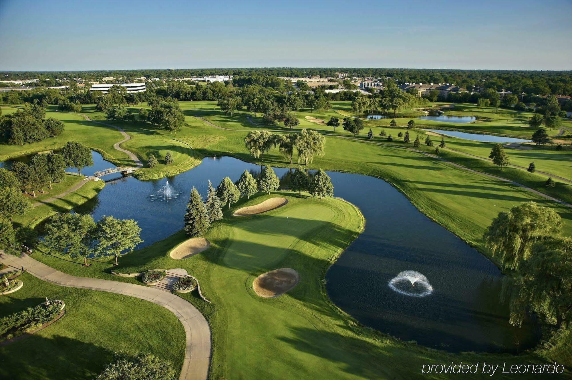Hilton Chicago Oak Brook Hills Resort & Conference Center Экстерьер фото