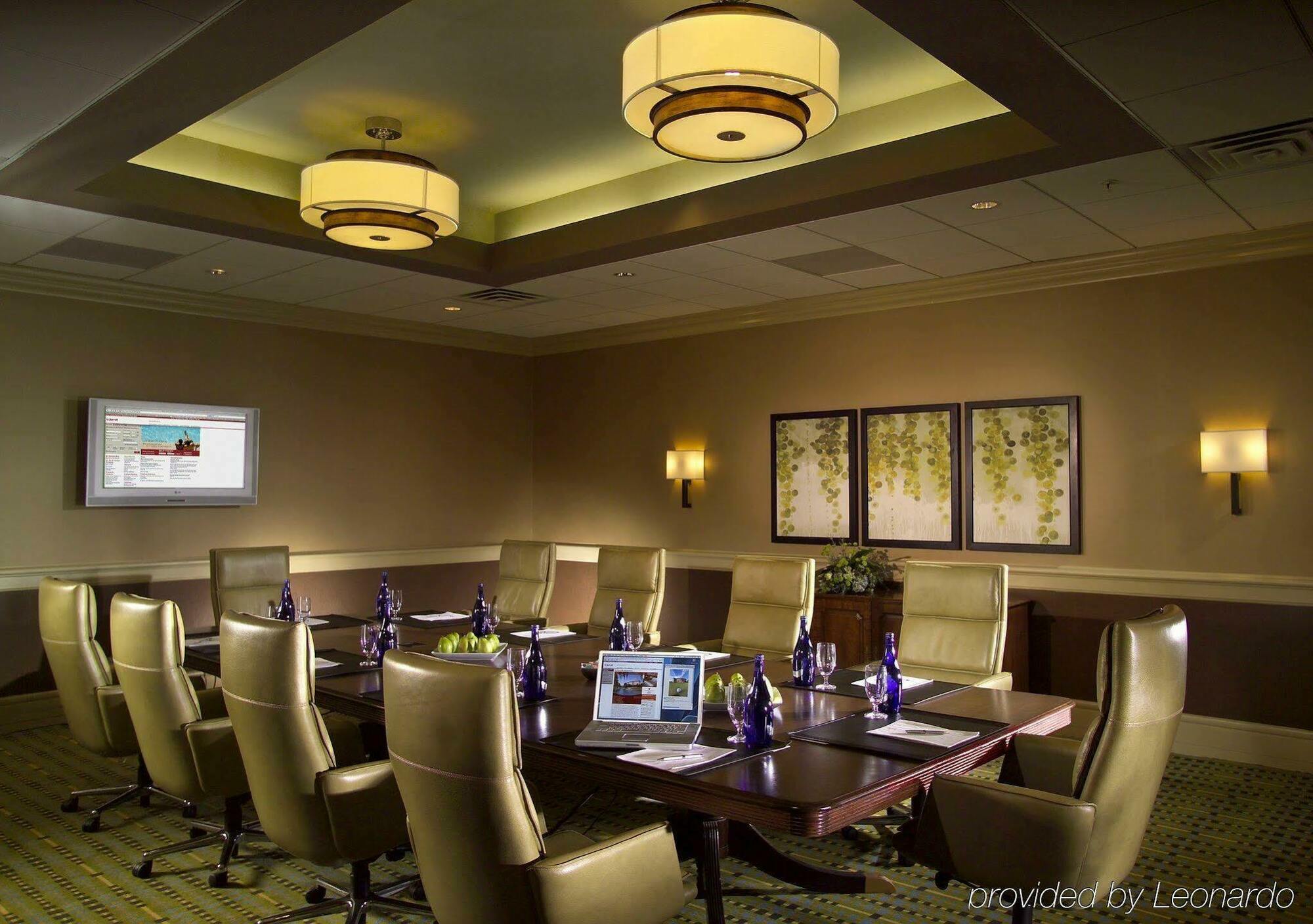 Hilton Chicago Oak Brook Hills Resort & Conference Center Экстерьер фото