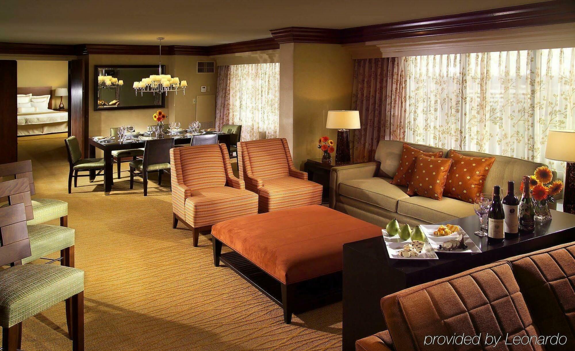 Hilton Chicago Oak Brook Hills Resort & Conference Center Экстерьер фото